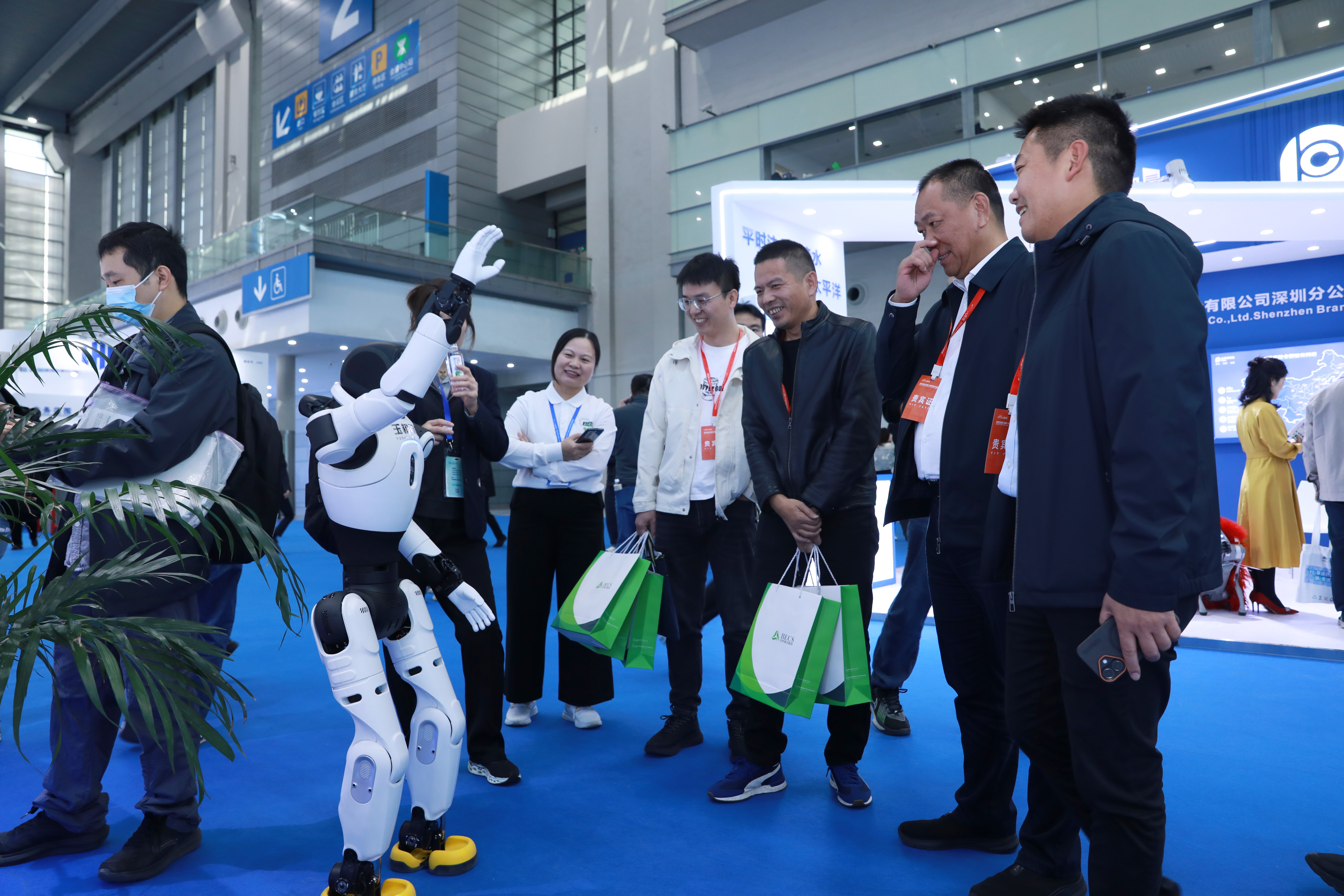 玉樹智能閃耀2025深圳市容環境產業博覽會，引領智慧城市發展新風向